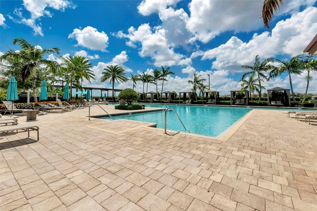 10615 W 34th Ct, Hialeah, FL 33018