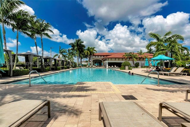 10615 W 34th Ct, Hialeah, FL 33018