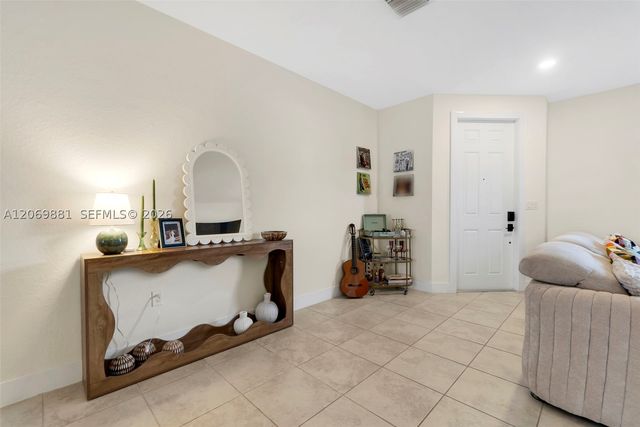 10615 W 34th Ct, Hialeah, FL 33018