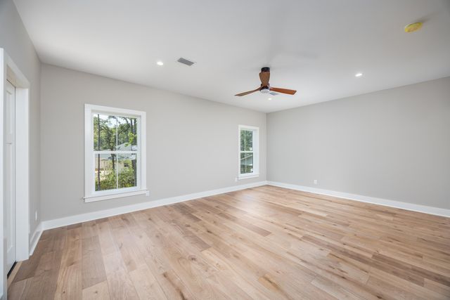 245 Island Grove Drive, Freeport, FL 32439