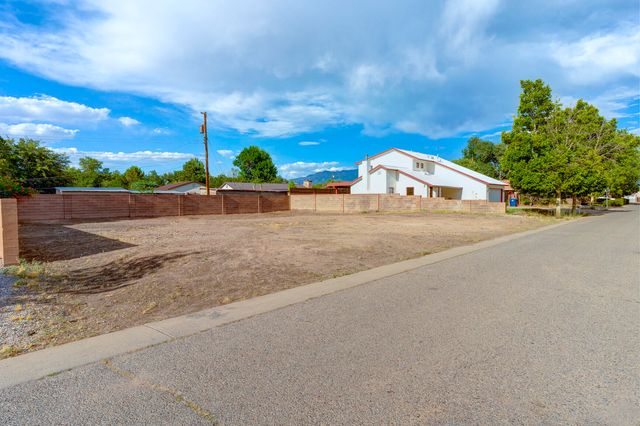 803 Los Poblanos Ranch Road NW, Albuquerque, NM 87107