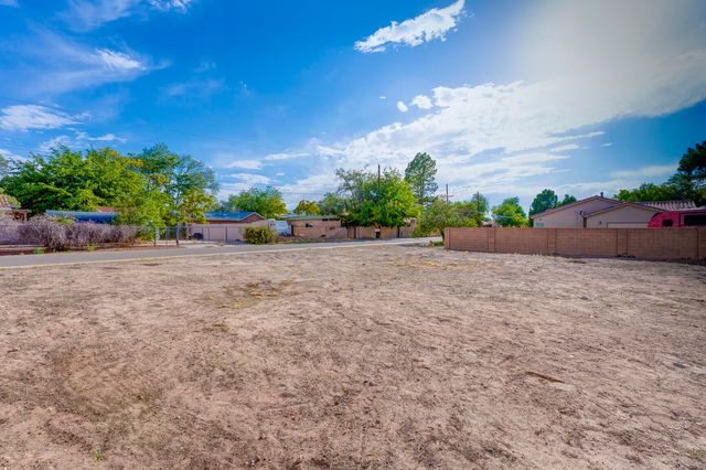 803 Los Poblanos Ranch Road NW, Albuquerque, NM 87107