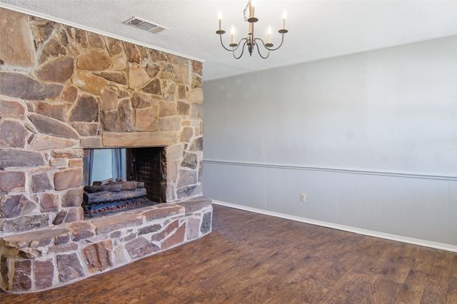1706 Goodwin Drive, Mineral Wells, TX 76067