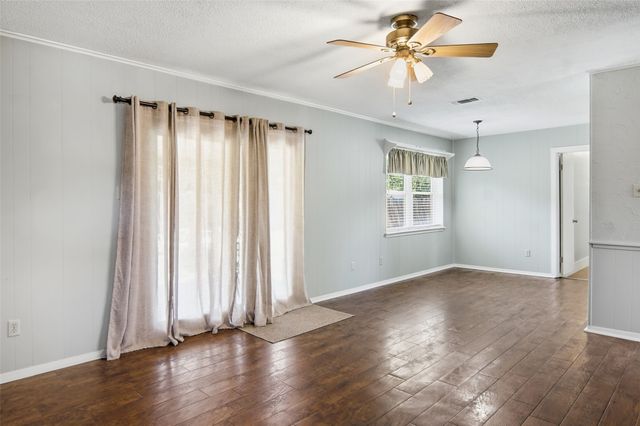 1706 Goodwin Drive, Mineral Wells, TX 76067