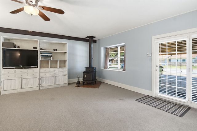 1706 Goodwin Drive, Mineral Wells, TX 76067