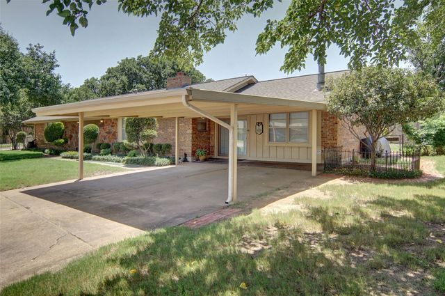 1706 Goodwin Drive, Mineral Wells, TX 76067