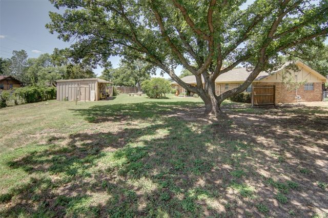 1706 Goodwin Drive, Mineral Wells, TX 76067