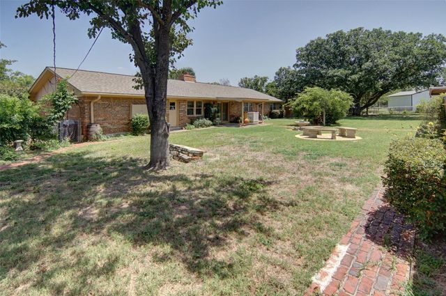 1706 Goodwin Drive, Mineral Wells, TX 76067