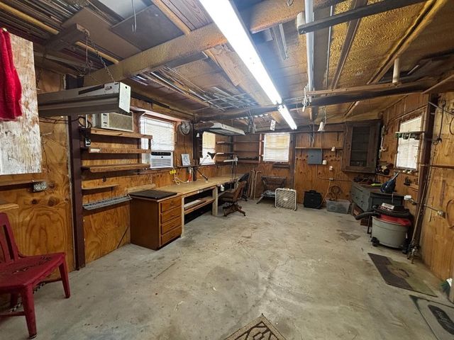 1706 Goodwin Drive, Mineral Wells, TX 76067