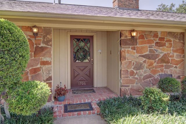 1706 Goodwin Drive, Mineral Wells, TX 76067