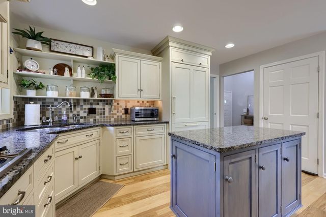 320 HIGHLAND RD, Hershey, PA 17033