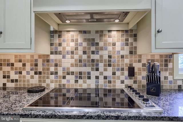 320 HIGHLAND RD, Hershey, PA 17033