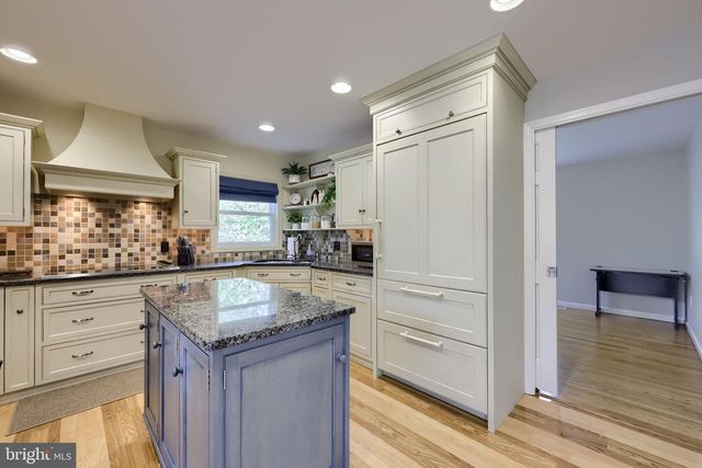 320 HIGHLAND RD, Hershey, PA 17033