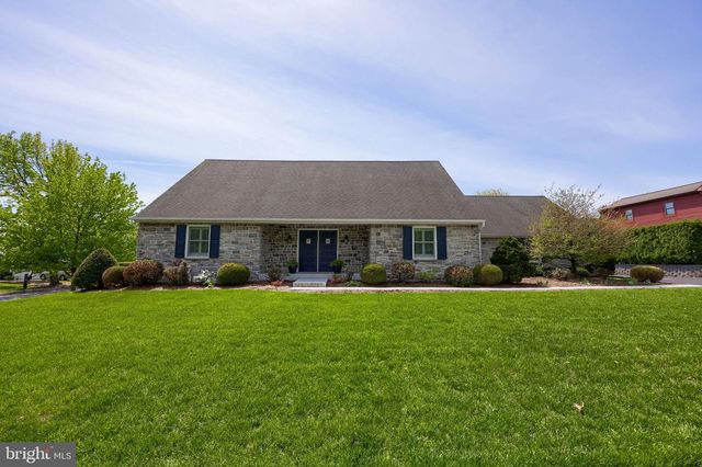 320 HIGHLAND RD, Hershey, PA 17033