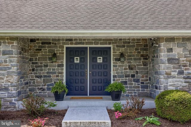 320 HIGHLAND RD, Hershey, PA 17033
