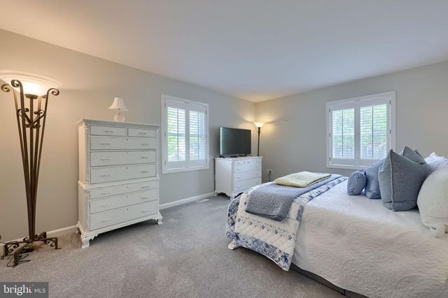 320 HIGHLAND RD, Hershey, PA 17033