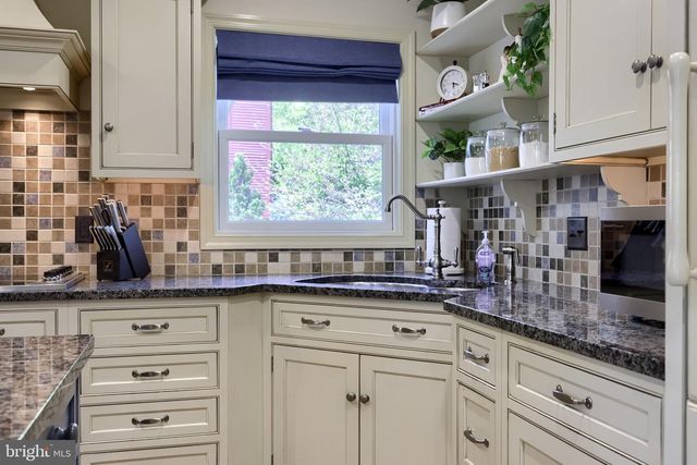 320 HIGHLAND RD, Hershey, PA 17033