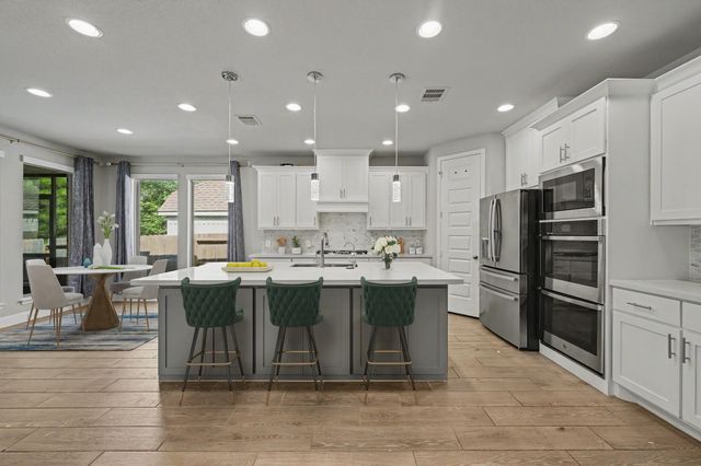 219 Sunrise Canvas Drive, Conroe, TX 77318