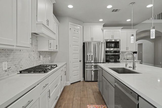 219 Sunrise Canvas Drive, Conroe, TX 77318