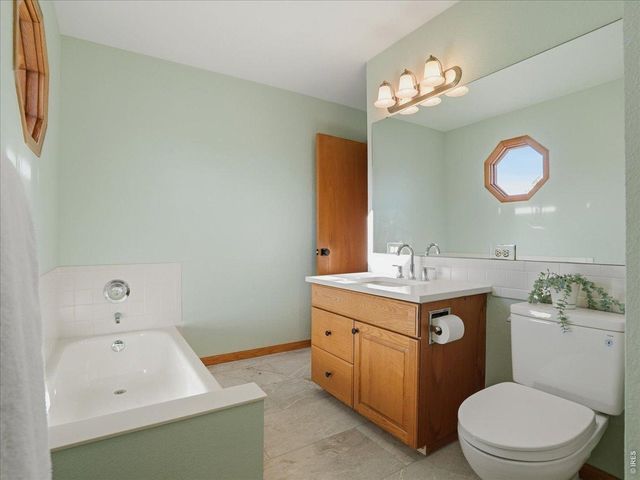 1712 Overlook Dr, Fort Collins, CO 80526