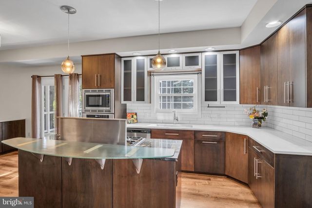 1103 SAFFRON DR, Mechanicsburg, PA 17050