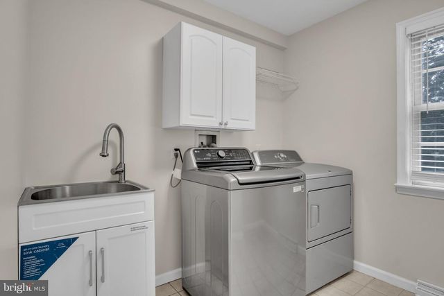 1103 SAFFRON DR, Mechanicsburg, PA 17050