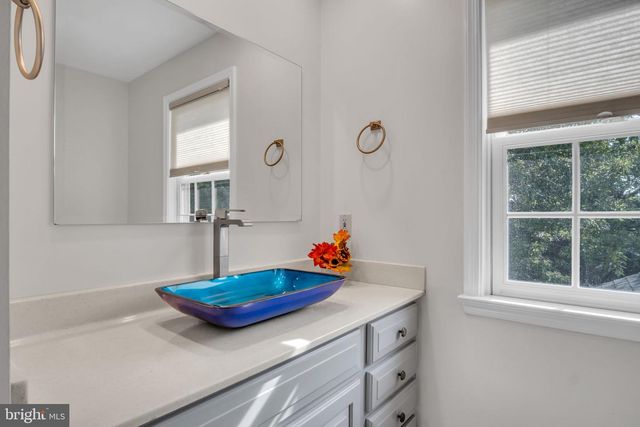 1103 SAFFRON DR, Mechanicsburg, PA 17050