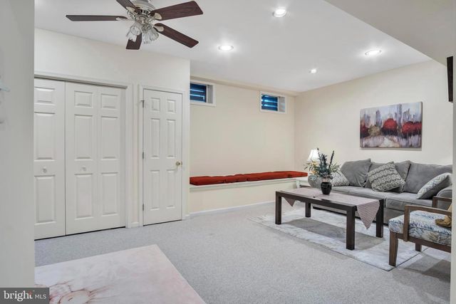 1103 SAFFRON DR, Mechanicsburg, PA 17050
