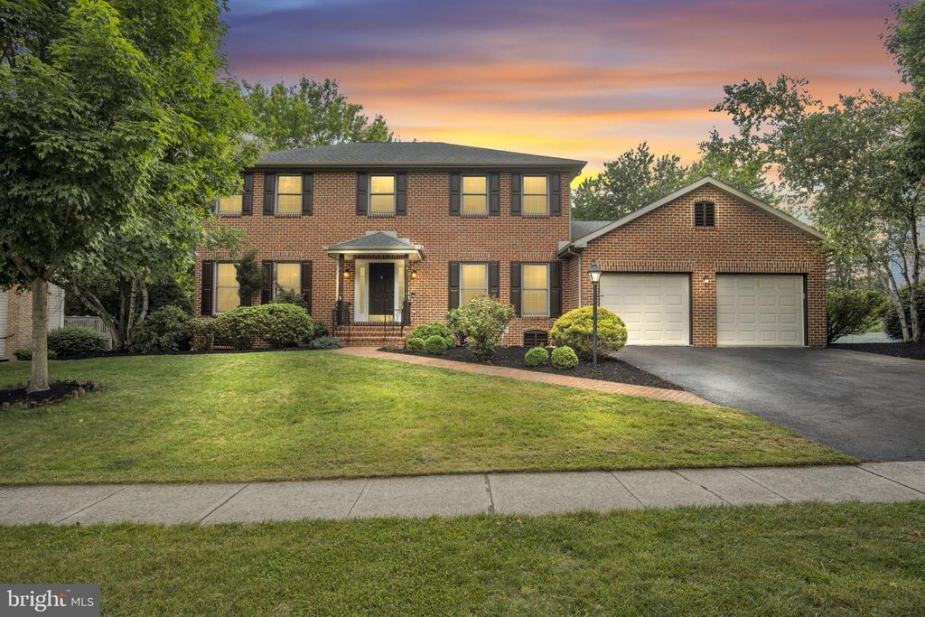 1103 SAFFRON DR, Mechanicsburg, PA 17050