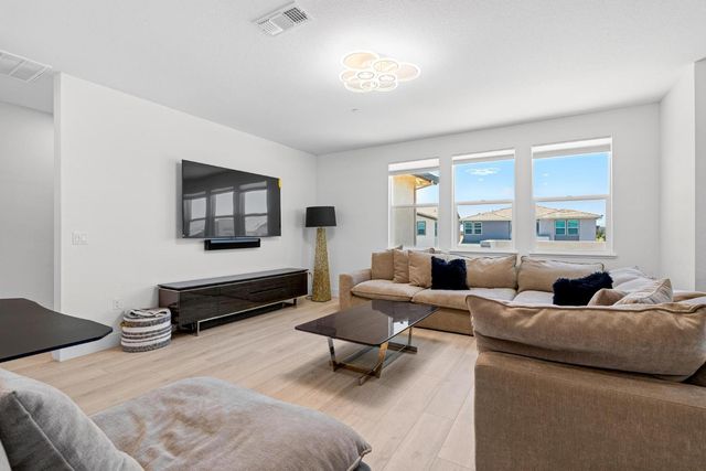 3483 Mulholland Dr, Lathrop, CA 95330