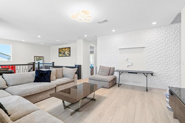 3483 Mulholland Dr, Lathrop, CA 95330