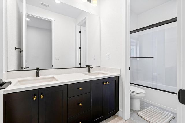 3483 Mulholland Dr, Lathrop, CA 95330