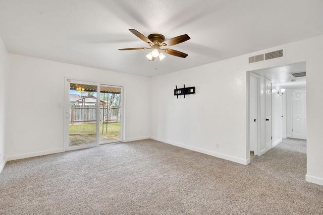 4575 E Norwich Avenue, Fresno, CA 93726