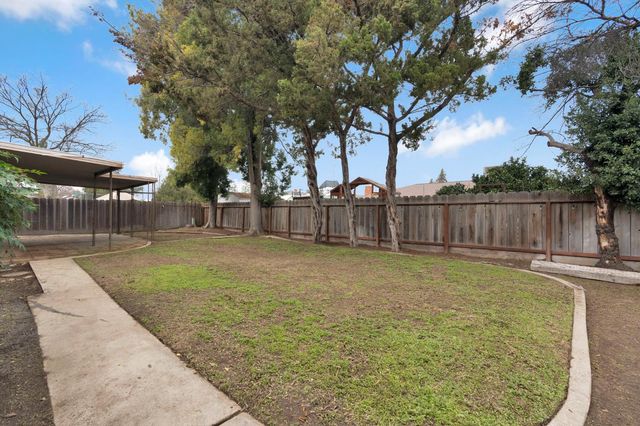 4575 E Norwich Avenue, Fresno, CA 93726