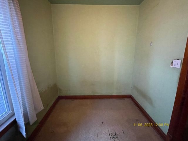 8545 S Manistee Avenue, Chicago, IL 60617