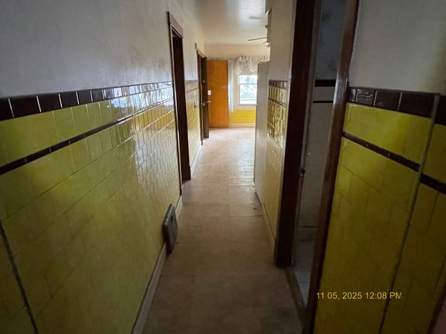 8545 S Manistee Avenue, Chicago, IL 60617