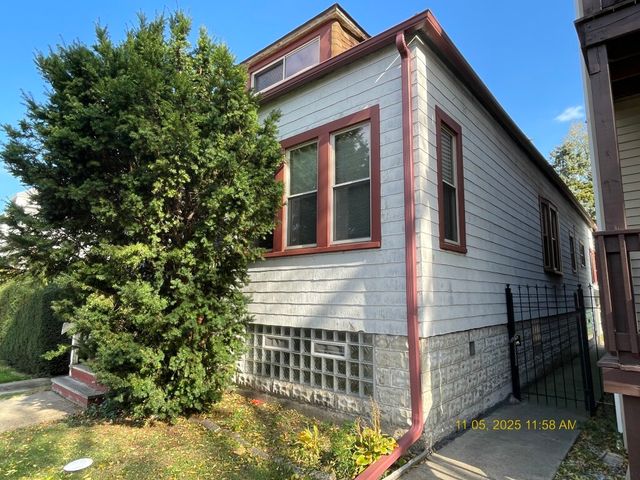 8545 S Manistee Avenue, Chicago, IL 60617