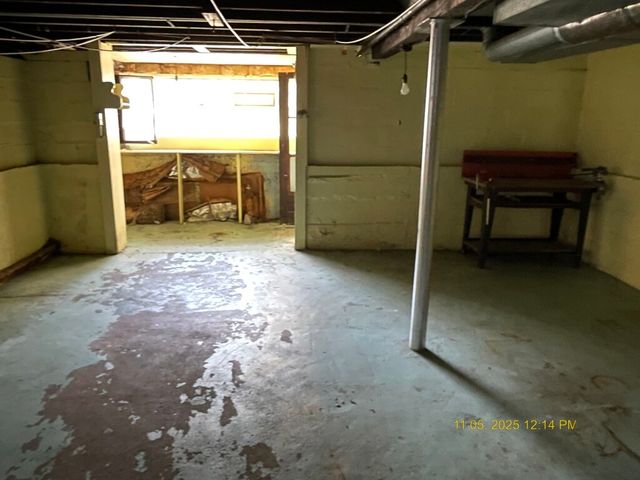 8545 S Manistee Avenue, Chicago, IL 60617