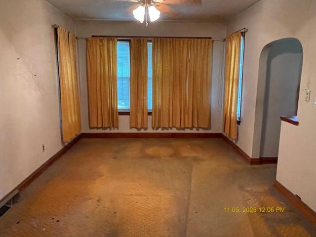 8545 S Manistee Avenue, Chicago, IL 60617