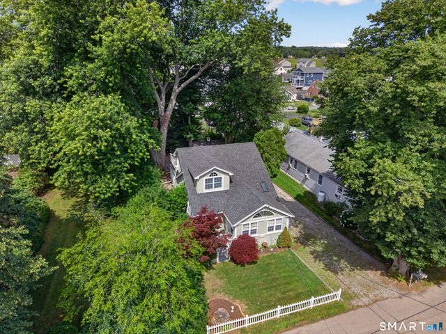 25 Uncas Trail, Old Saybrook, CT 06475