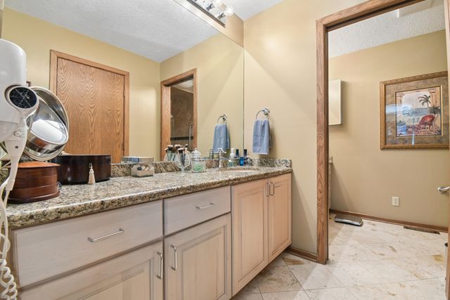 819 Briarhill Drive, Newark, OH 43055