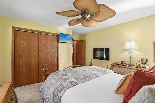 819 Briarhill Drive, Newark, OH 43055