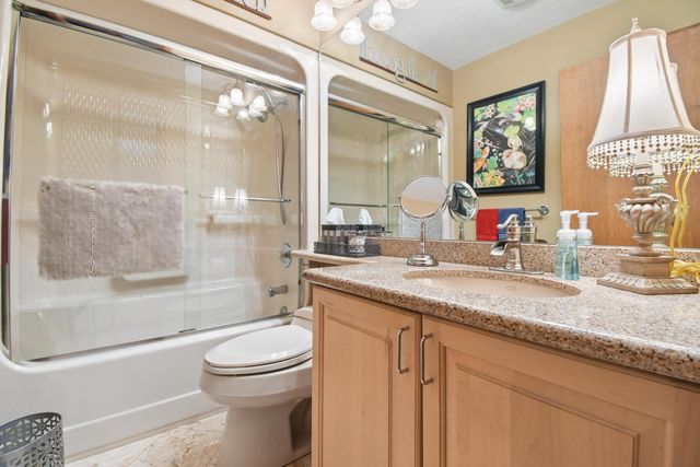 819 Briarhill Drive, Newark, OH 43055