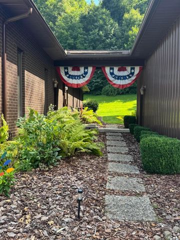 819 Briarhill Drive, Newark, OH 43055
