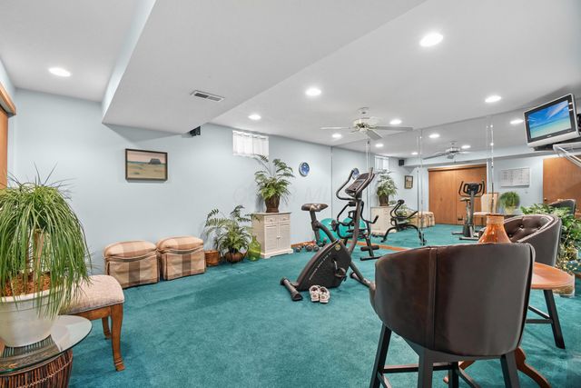 819 Briarhill Drive, Newark, OH 43055