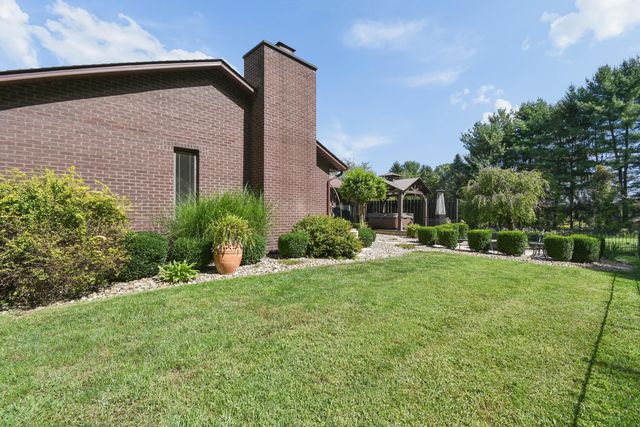 819 Briarhill Drive, Newark, OH 43055
