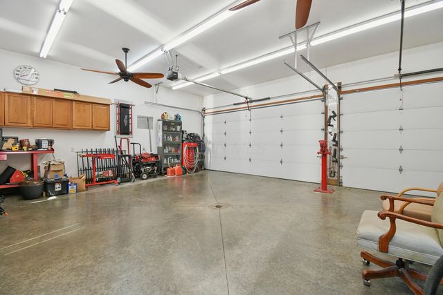 819 Briarhill Drive, Newark, OH 43055