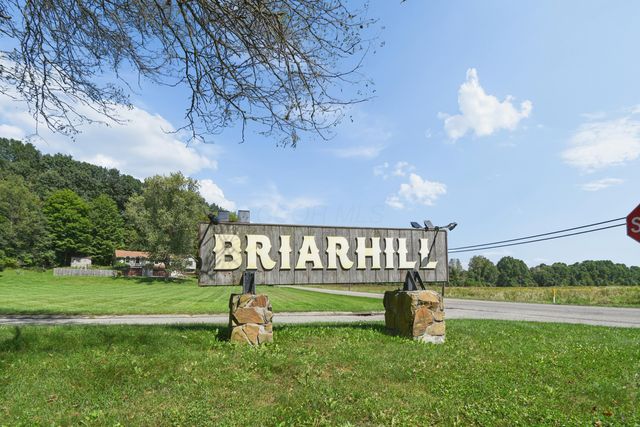 819 Briarhill Drive, Newark, OH 43055