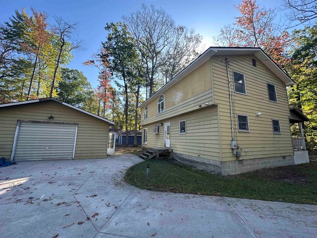 224 Elm Avenue, Roscommon, MI 48653