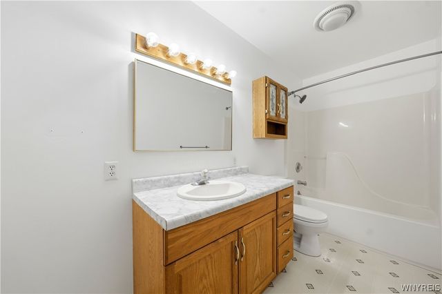 13 North Shore Drive, Bennington, NY 14004